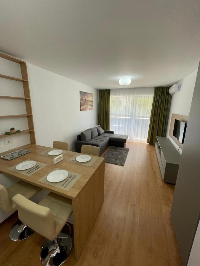 Silence Apartment 2 Oradea Bagian luar foto