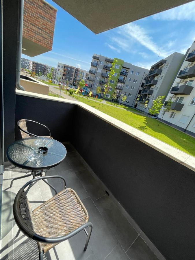 Silence Apartment 2 Oradea Bagian luar foto